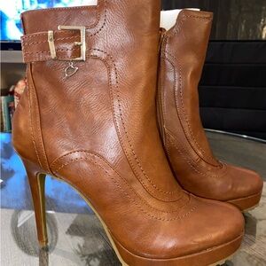 Thalia Sodi Brown Heeled Boots with Buckle